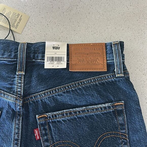 NWT Levi's Ribcage Denim Short Super High Rise Slim Through Hip Button Fly 28 - Picture 7 of 15